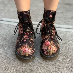 Lightly worn floral doc martins boots size 7